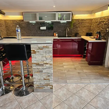 De L'harmonie, Maison 2 Avec Cuisine Equipee, Jardin Terrasse Apartment *